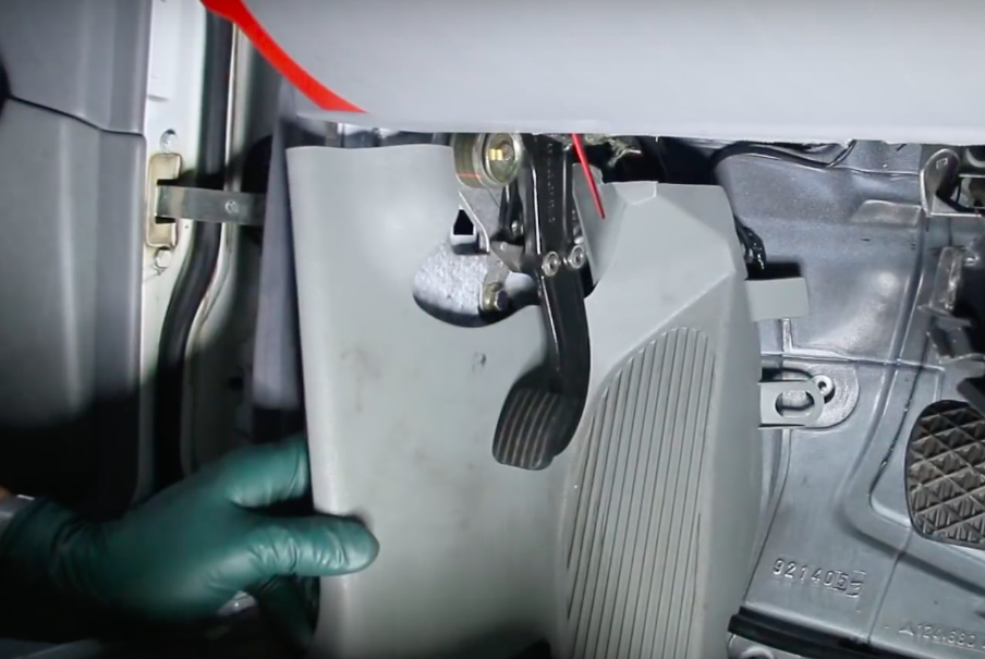 Mercedes W124 Owners Learn How to Get to Terminal Block X30 to